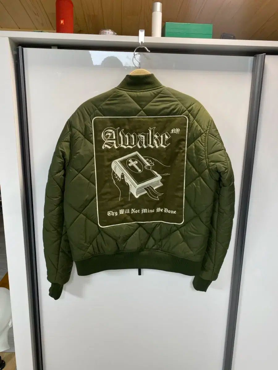 アウェイク ニューヨーク キルティング ボンバー ジャケット カーキ L