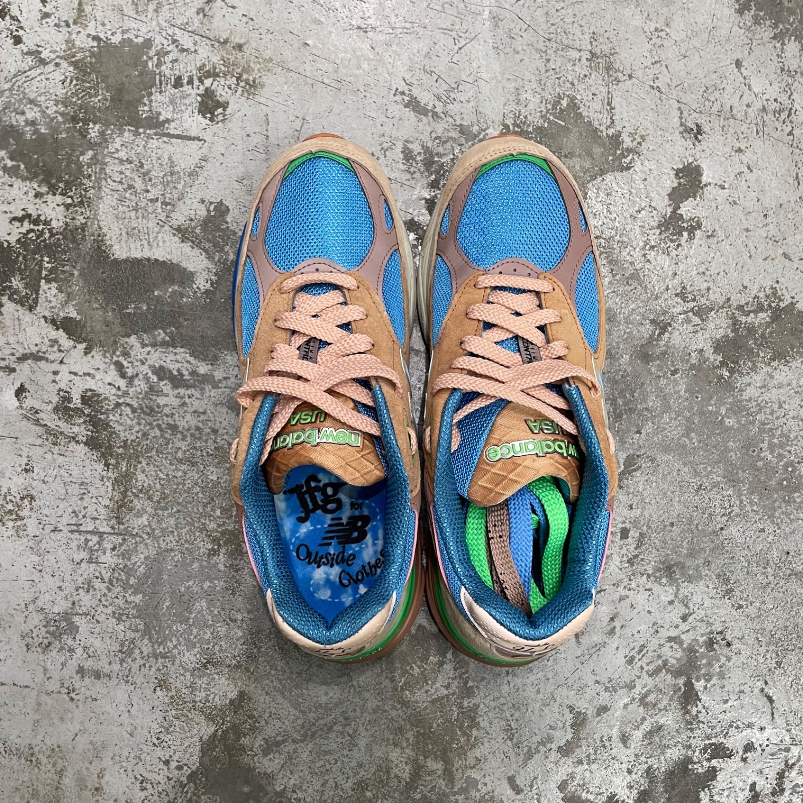 JOE FRESHGOODS New Balance 990V3 アウトサイドクローズ スエード 