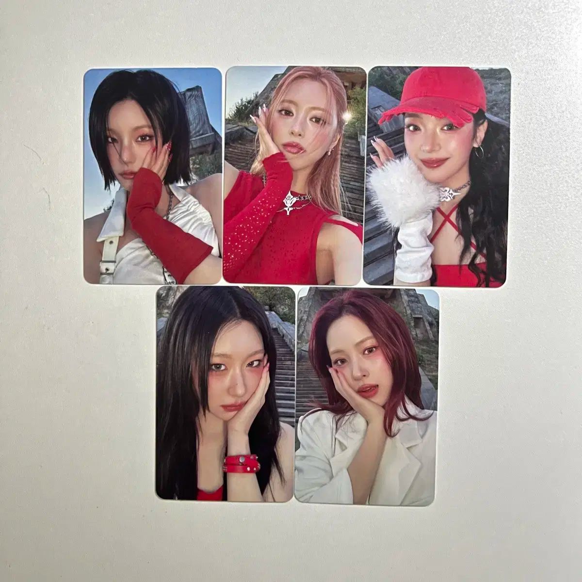 itzy イェジ GWBG ポップアップ 限定 Tシャツ トレカ itzy イェジ GWBG ポップアップ Tシャツ特典トレカ - メルカリ