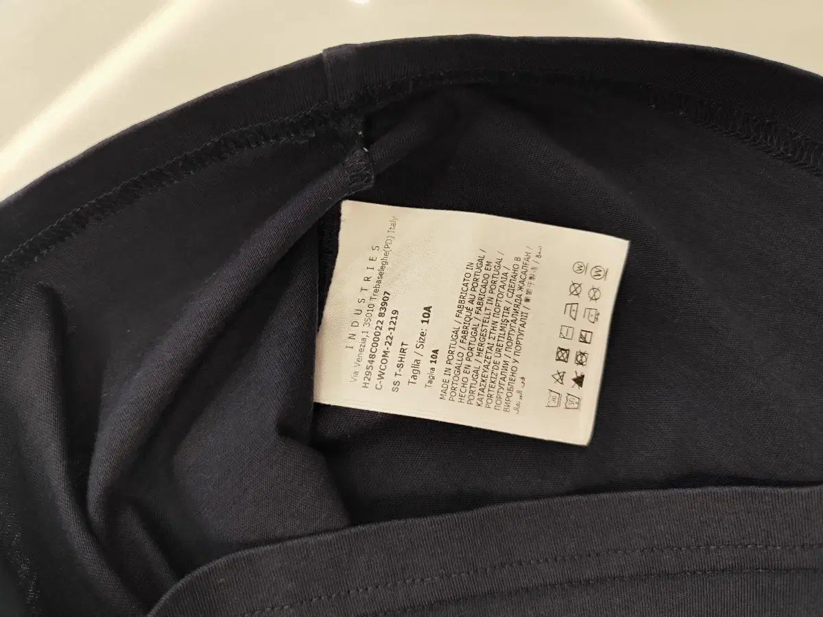 【2025最新】SNSで話題・人気の商品のおすすめアイテム MONCLER(モンクレール) キッズ ロゴショートスリーブ T シャツ トップス