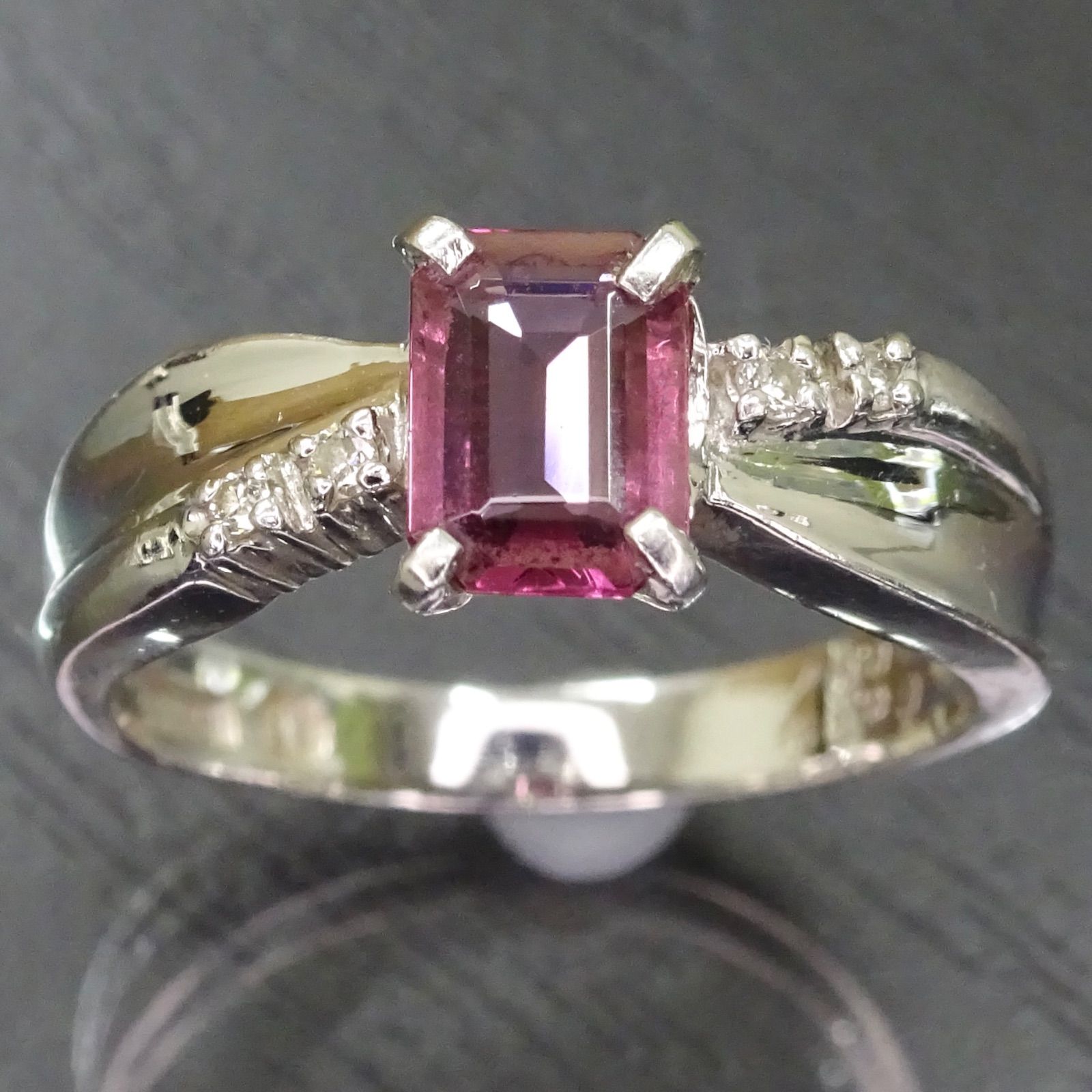 プラチナ pt900 天然ガーネット0.69ct 天然ダイヤモンド0.04ct 