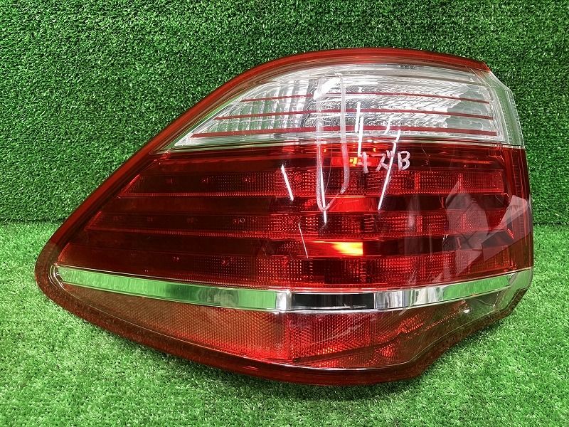 クラウン GRS201 左テールランプ テールライト ロイヤルサルーン I-FOUR 4WD イチコ 30-370 81560-30C20 8S6