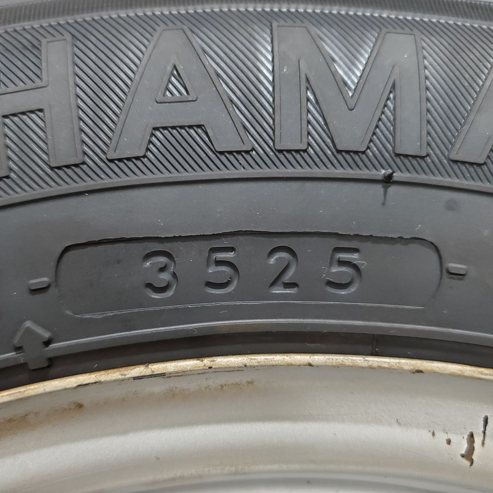 スタッドレスタイヤ