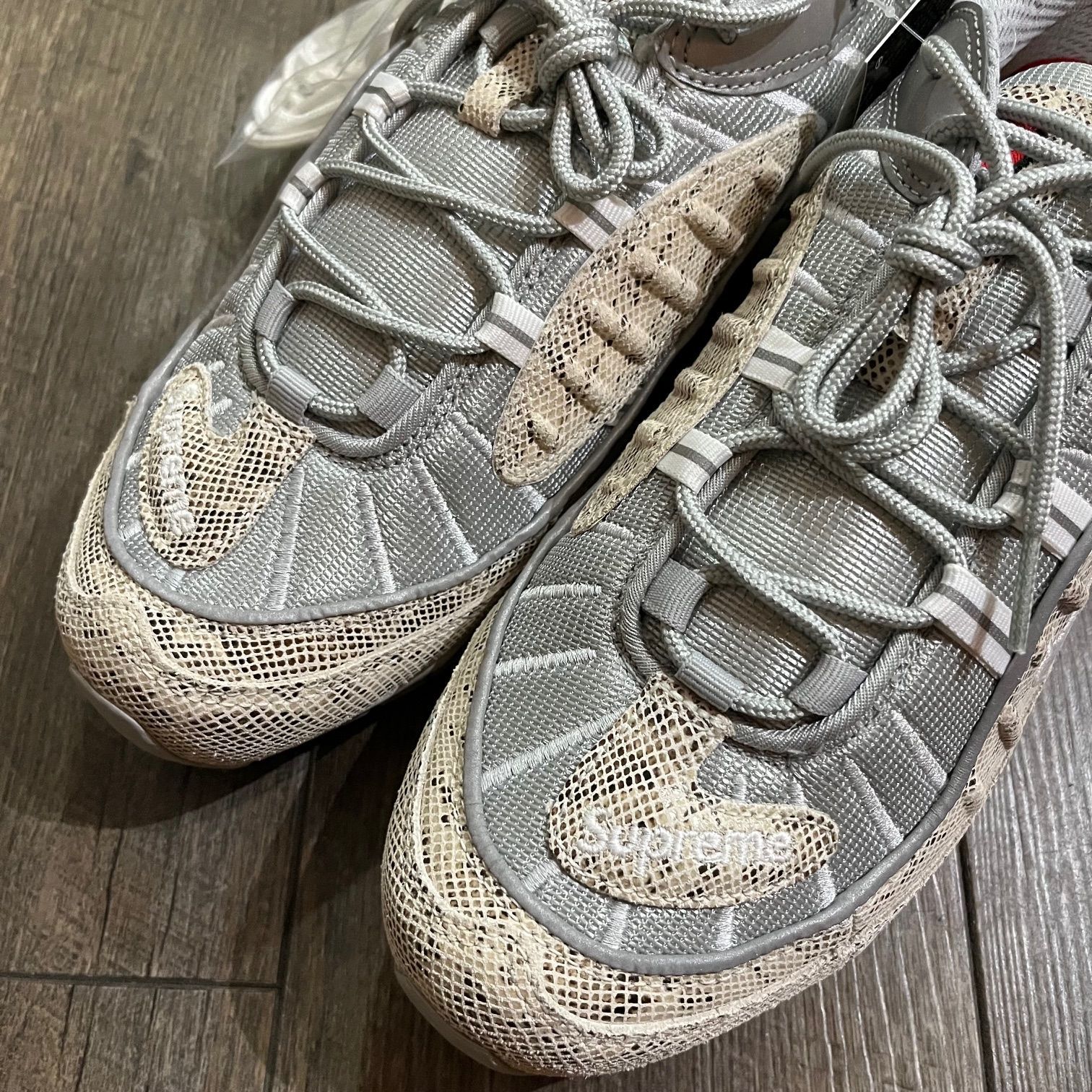 新品 国内正規 SUPREME NIKE AIR MAX 98 844694-100 コラボ スネーク