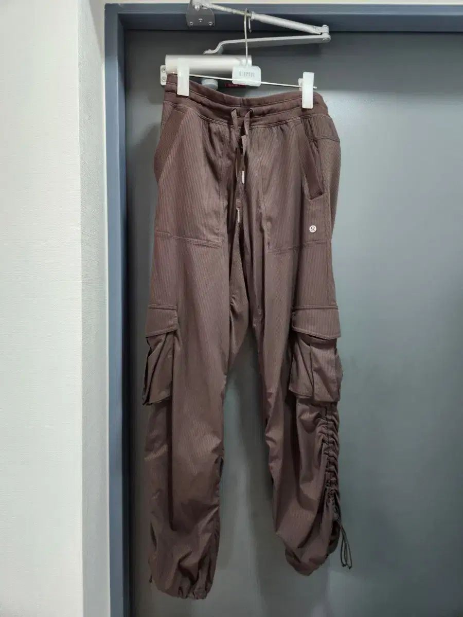 lululemon(ルルレモン) ダンス スタジオ アジアの フィット カーゴ