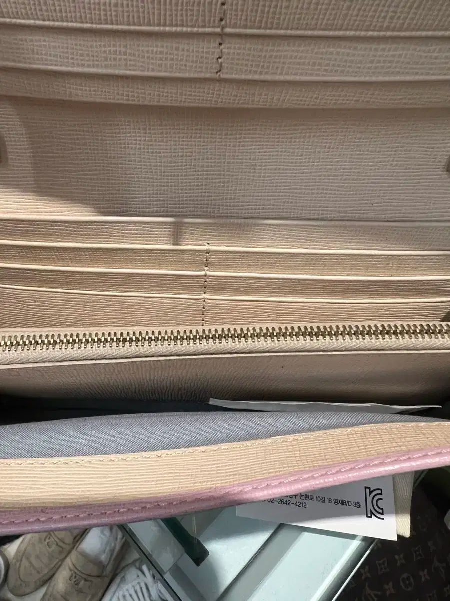 FENDI フェンディ
