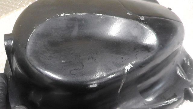 エンジンカバー 右