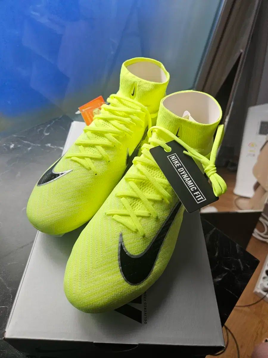 新品 NIKE(ナイキ) マーキュリアル スーパーフライ 10 エリート 275