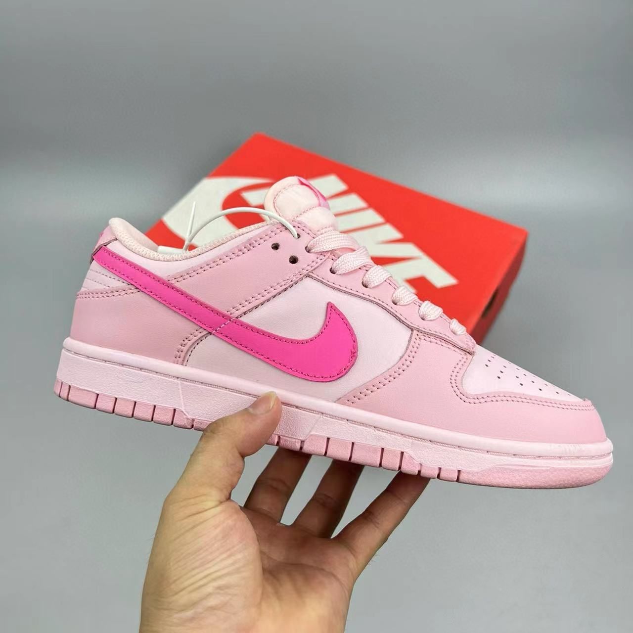 ナイキ ダンク ロー トリプルピンク NIKE DUNK LOW TRIPLE PINK - メルカリ