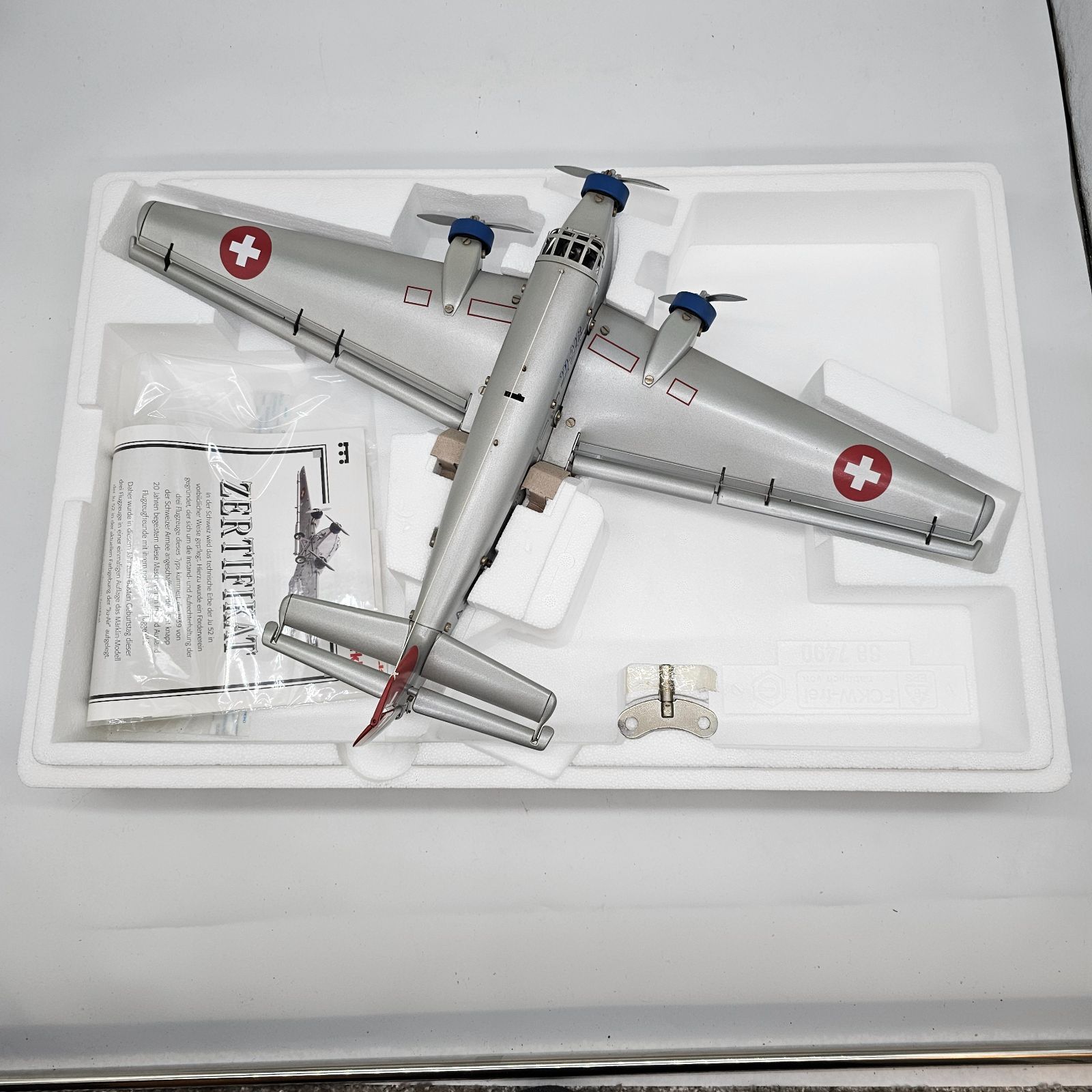 【超希少】メルクリン メタル 19801 航空機 JU 52 ユンカース 入手困難！メルクリン 19801 メタル製 ユンカース JU 52 航空機