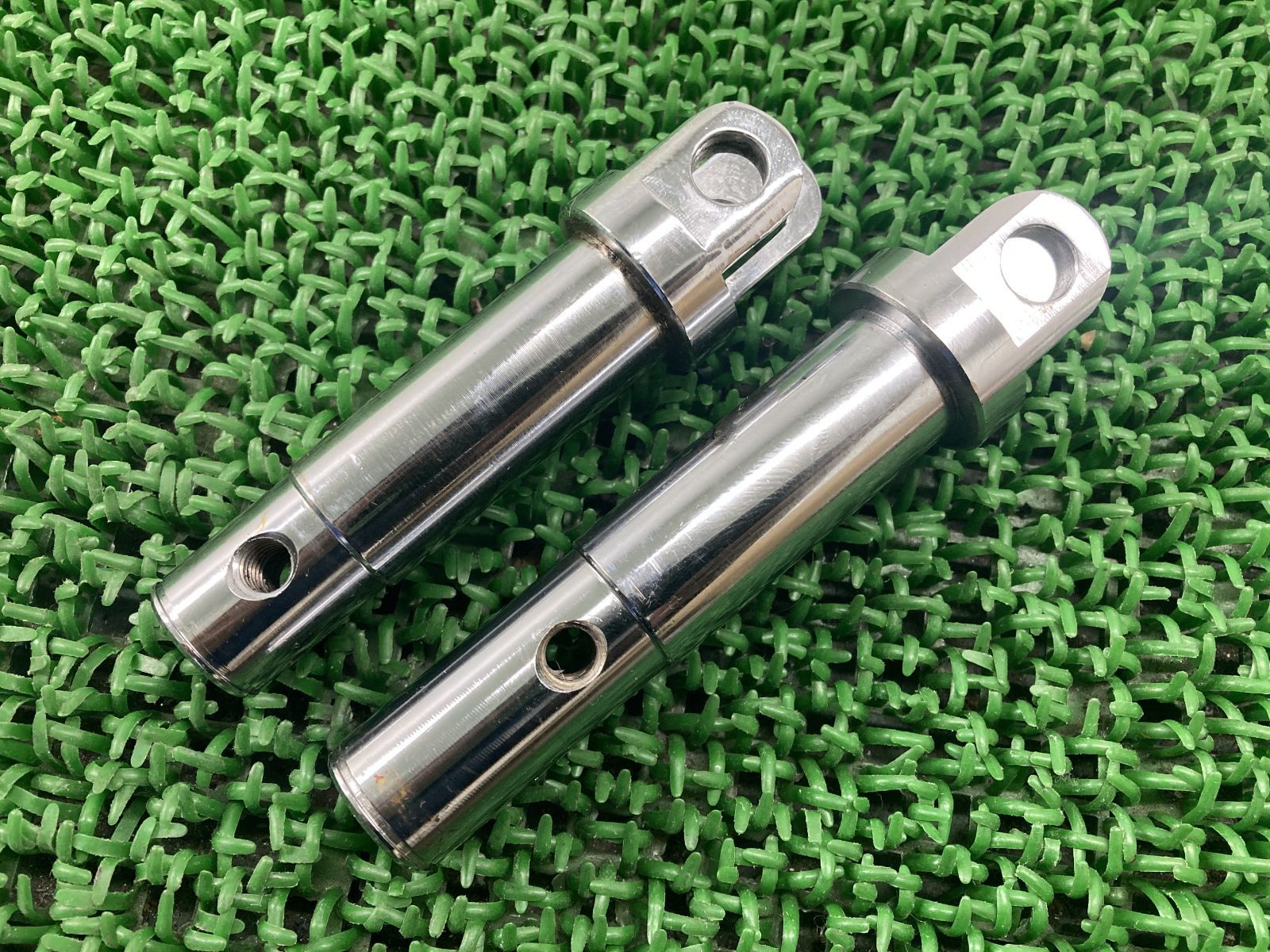 XL1200X ステップホルダー 左右 ハーレー 純正 中古 フォー