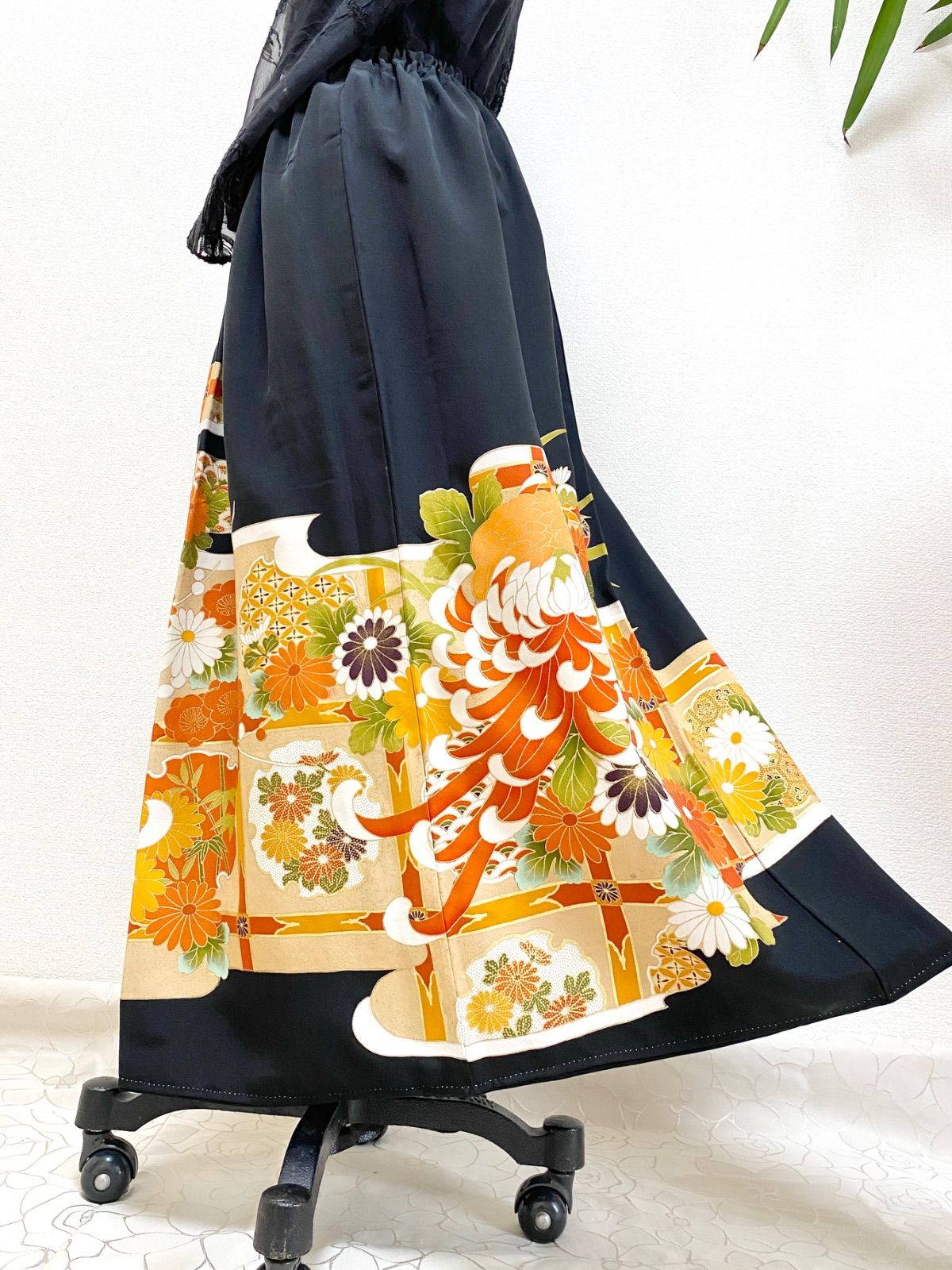 セレブ着物スカートフリーサイズ1点物黒留袖着物リメイクウエストゴムロングスカートフリーサイズ みハンドメイドNO.5758