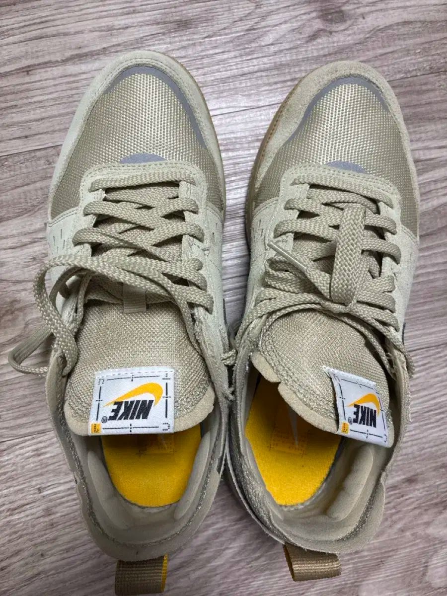 NIKE ナイキ 夜明け ベージュ スニーカー 265mm