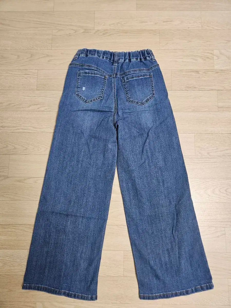 ストレート デニム