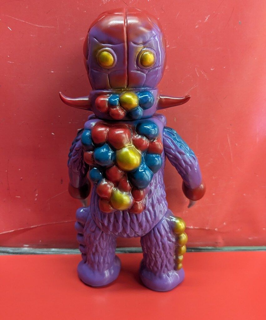 マーミット 怪獣天国 信号超獣 ソフビ シグナリオン レッド メディコムトイ⁄マーミット 怪獣天国 信号超獣シグナリオン 紫成型