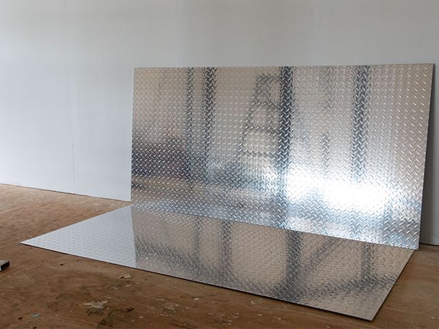 チェッカープレート 鉄板 アルミシマ 版縞鋼板 W900mm L1800mm - メルカリ