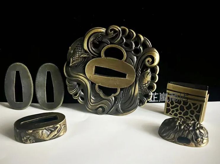 銅製刀装具 短刀拵 柄鞘一式 遊女の図 絵金銀 金工品 細工