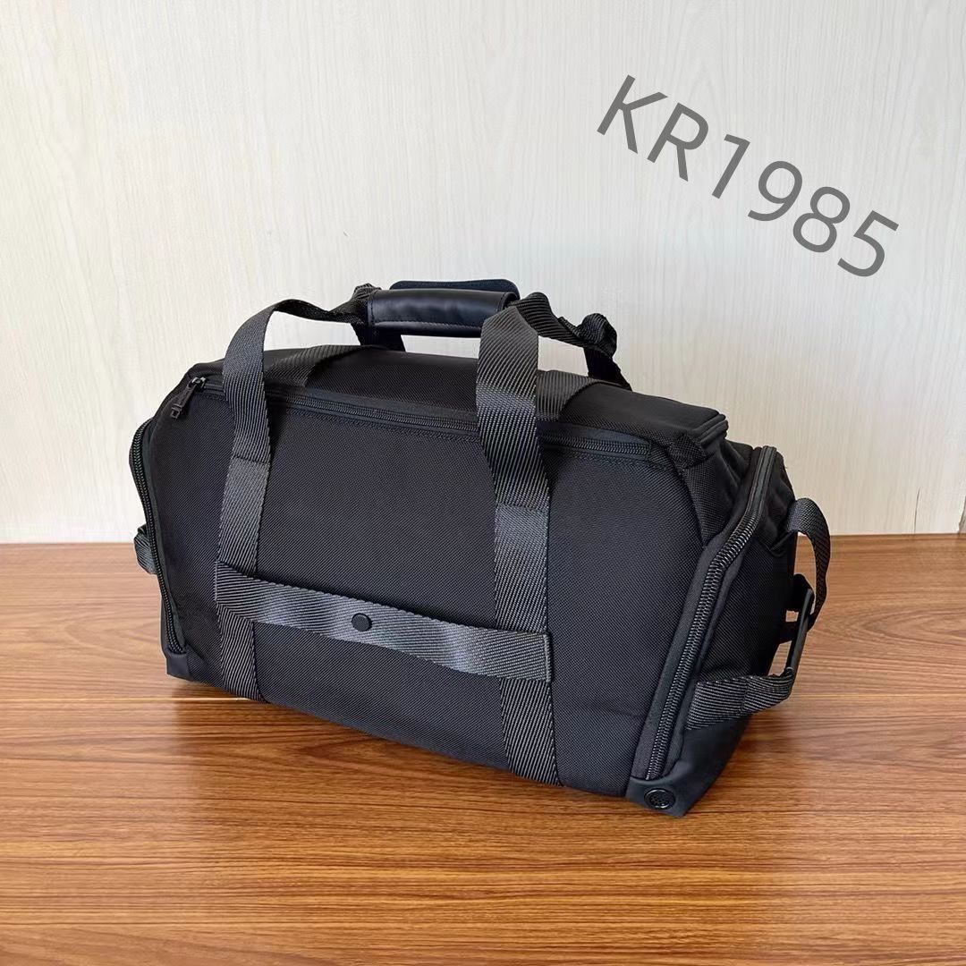 新品 トゥミ TUMI ALPHA BRAVO トラベルバッグスポーツバッグ ブラック 232722 - メルカリ