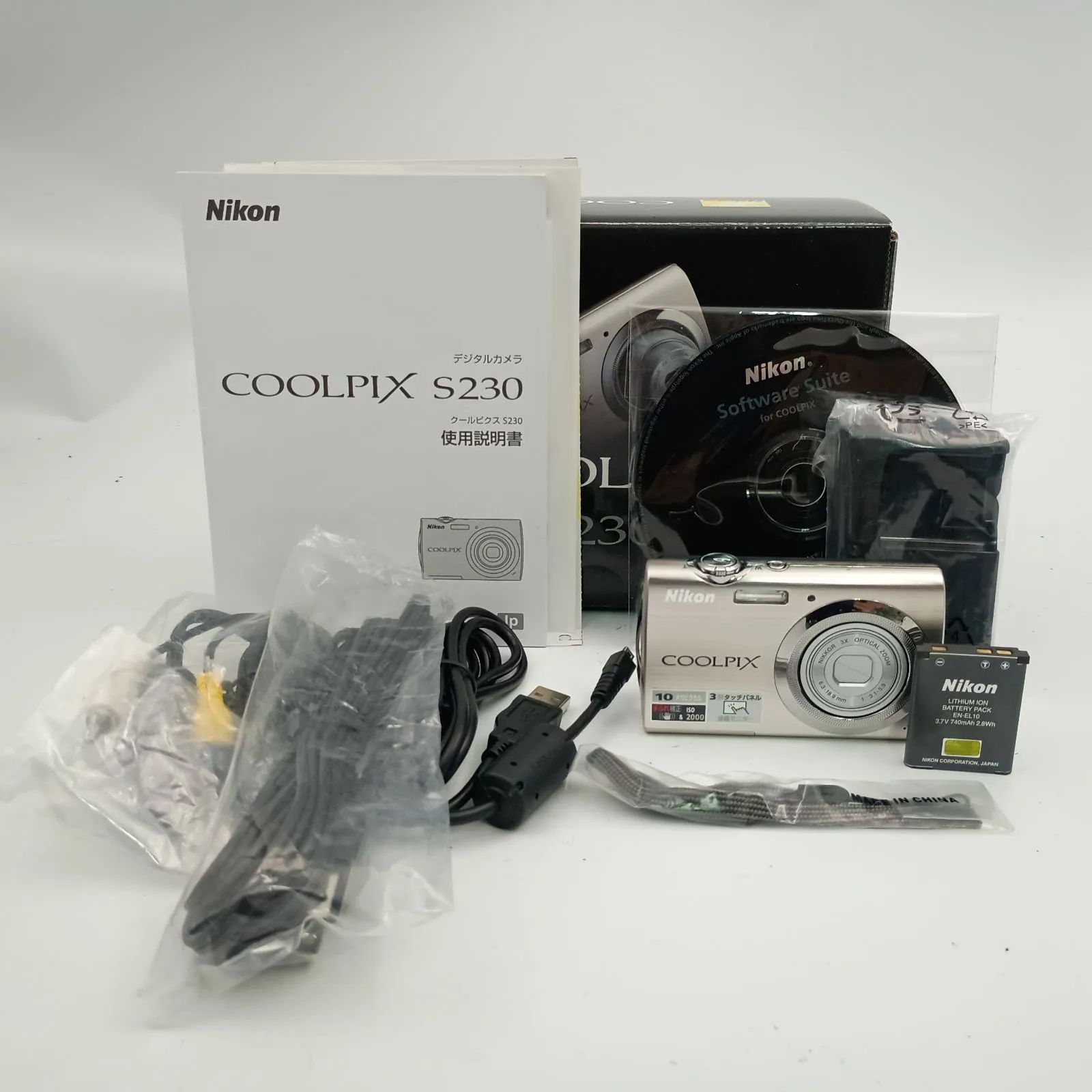 Nikon COOLPIX S230 シルバー 本体と付属品 Nikon Coolpix S230 Compact DIGITAL Camera Silver コンパクト