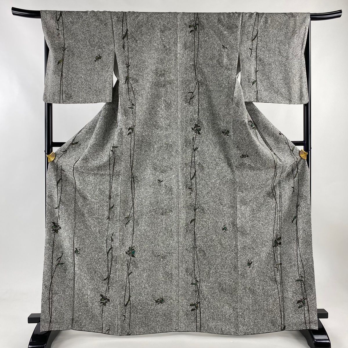 付下げ 身丈166.5cm 裄丈67.5cm L 袷 草花 金彩 灰色 正絹 美品 秀品  