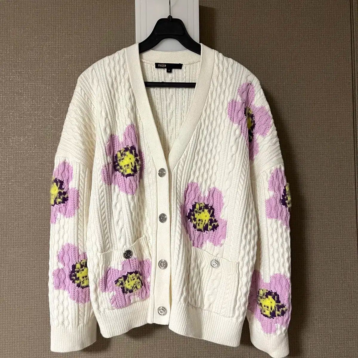 maje - maje マージュパリ⭐️フラワーカーディガン 24 年 maje(マージュ) maje フラワー ケーブル カーディガン
