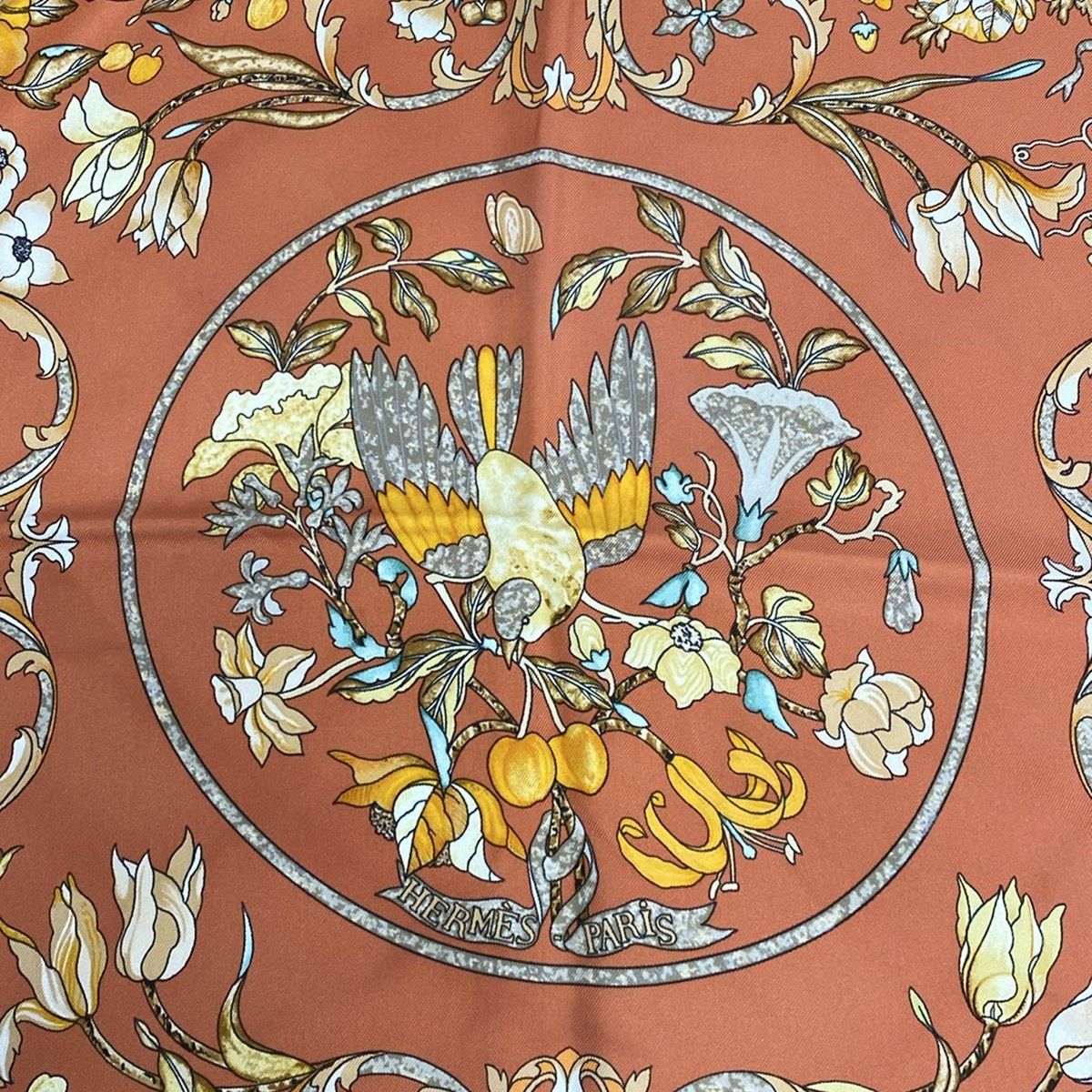 2411-315｜美品｜エルメス カレ 90 スカーフ レッド TAHITI 2411-315｜美品｜エルメス カレ 90 スカーフ レッド TAHITI 2411
