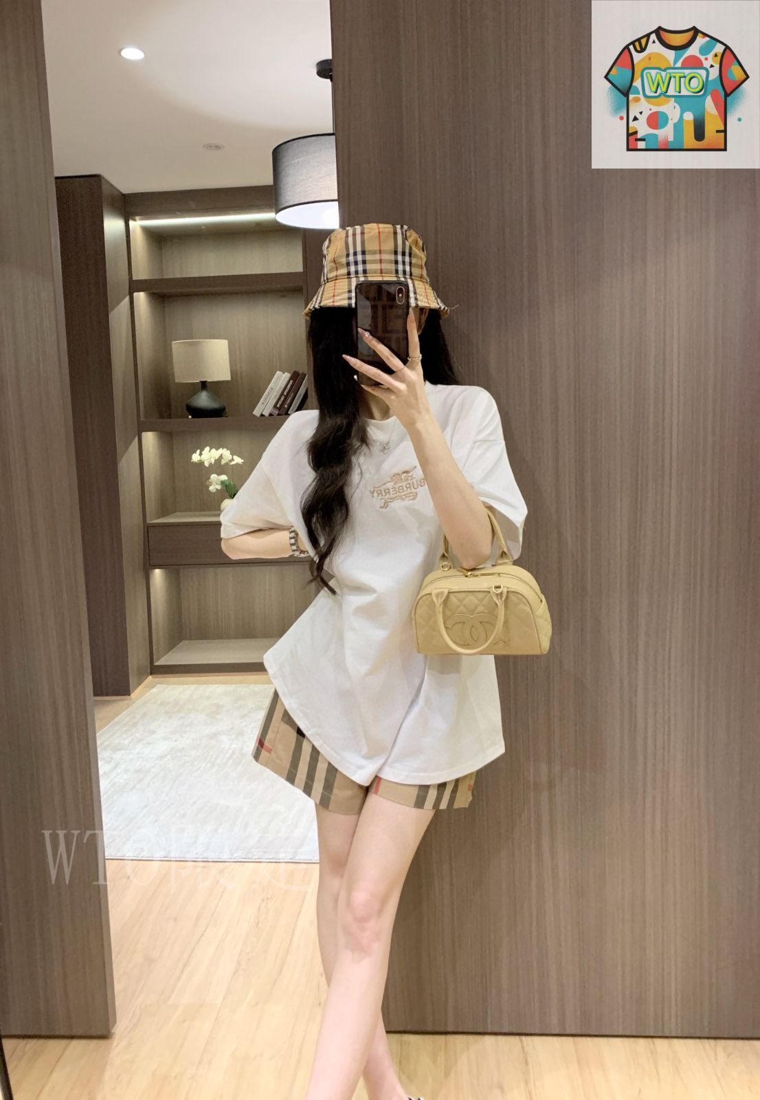 今日特価】Burberry Embroidered Logo Top & Check Shorts Set
