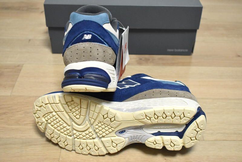 人気のニューバランス M2002RGネイビー26 New Balance 2002R 