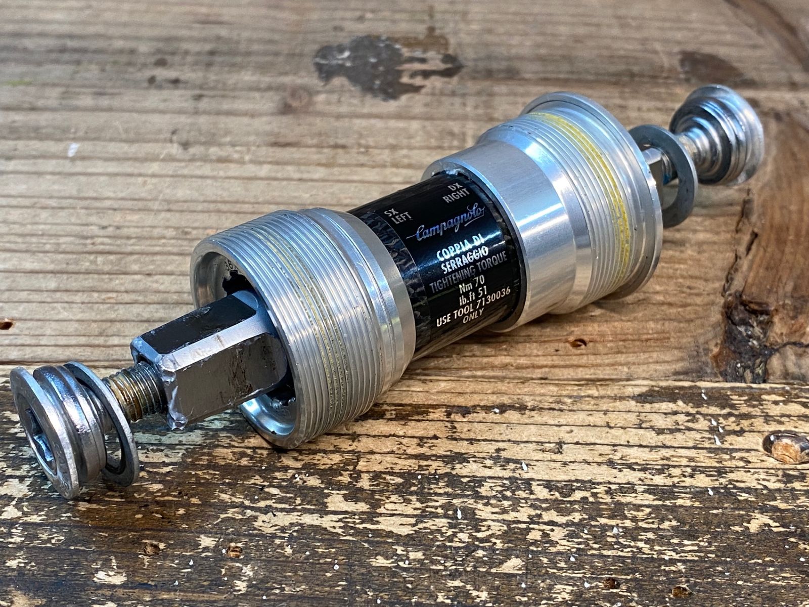 カンパニョーロ Cレコ期 コーラス スクエアテーパーBB 68mm JIS カンパニョーロ Cレコ期 コーラス スクエアテーパーBB 68mm JIS