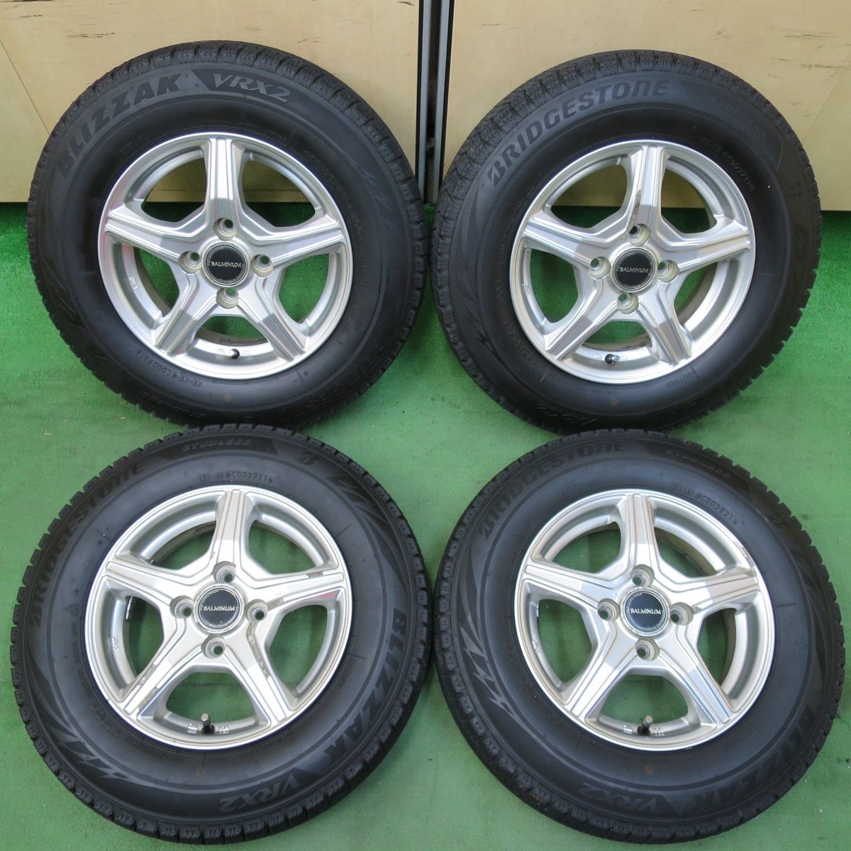 [送料無料] 4本価格！21年スタッドレス 155/80R13 ブリヂストン ブリザック VRX2 BALMINUM バルミナ 13インチ PCD100/4H5021712イス