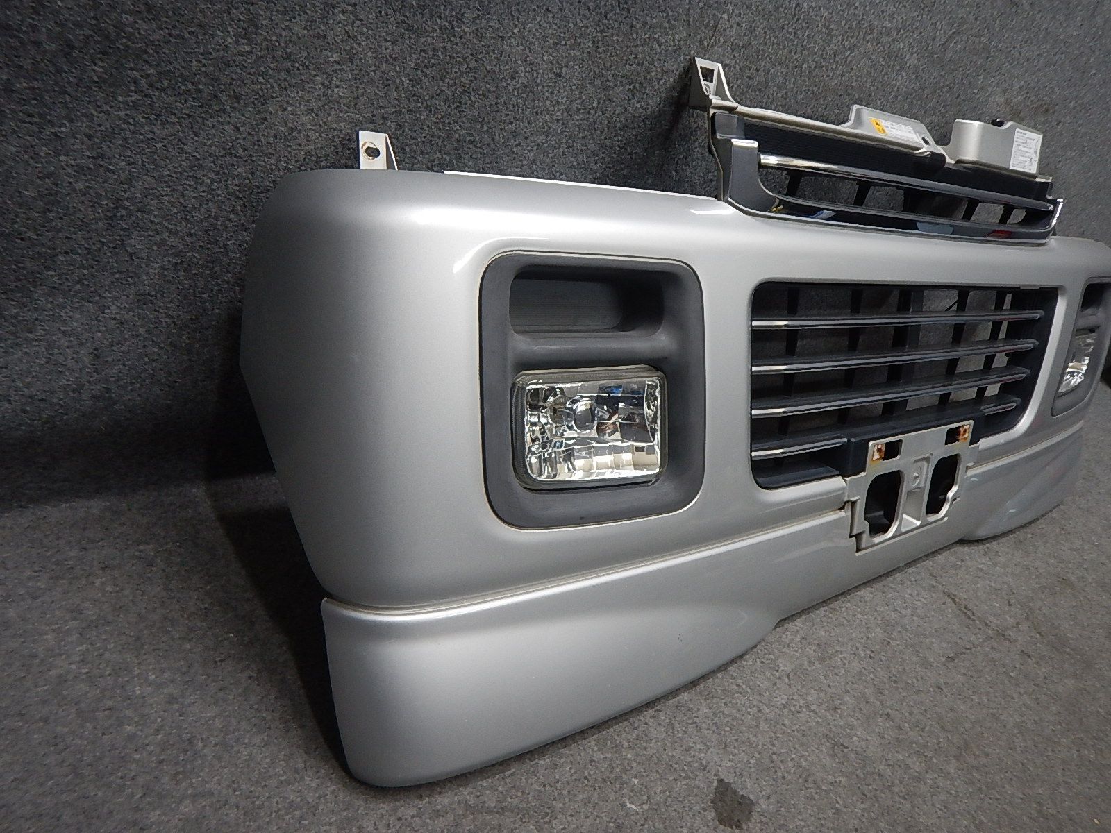 スズキ エブリィ DA62W フロントバンパー フォグ スポイラー付 71711-63H11 シルバー Z2S 101963