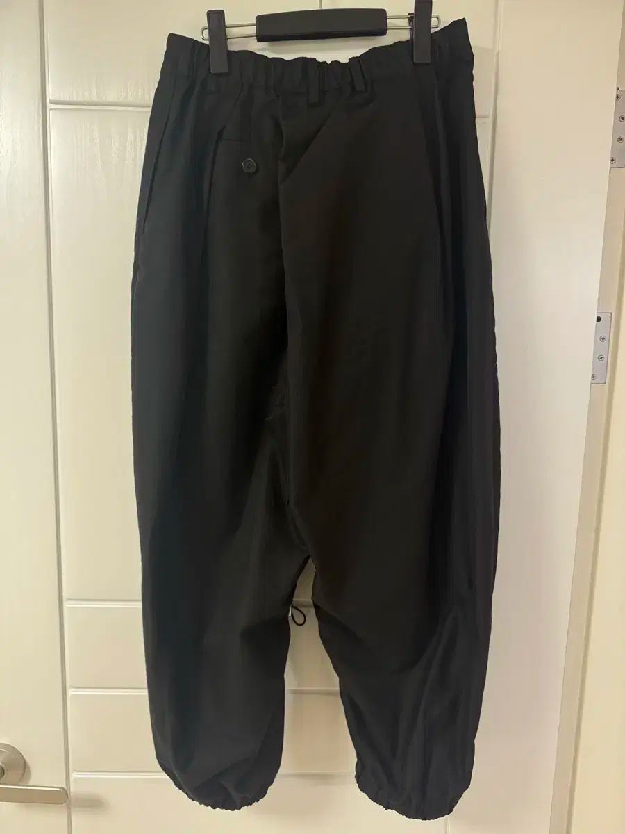 ソンジオメンズ ラブ ジョガーパンツ