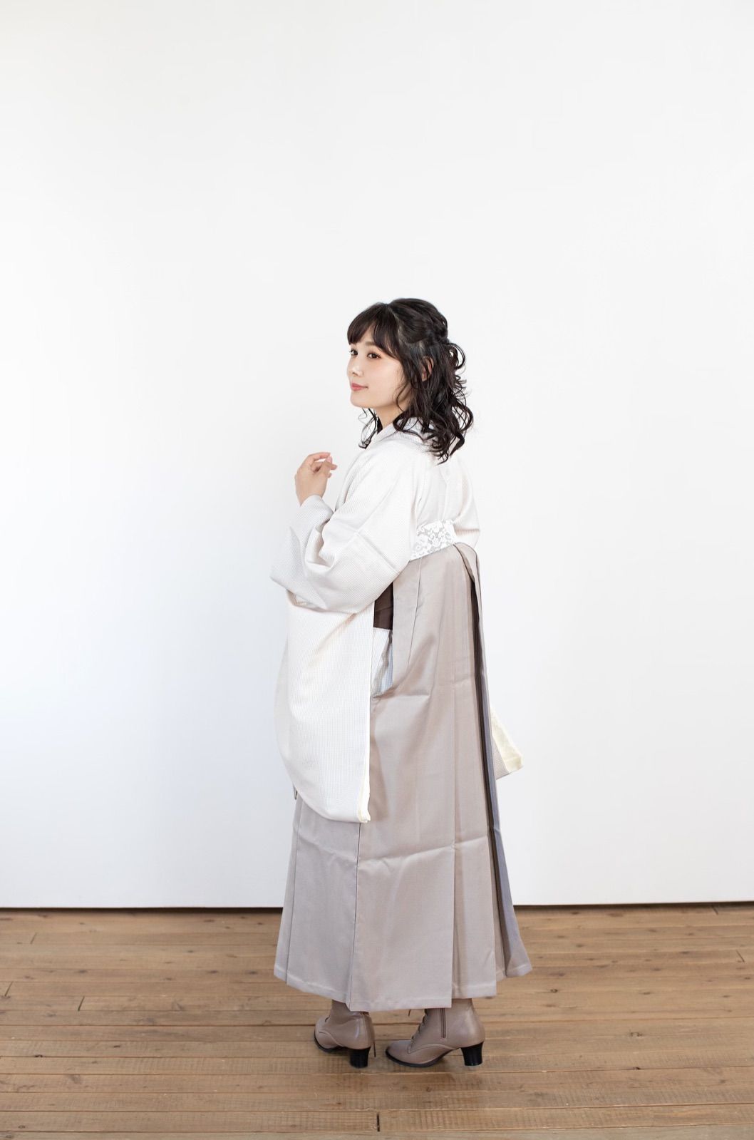 人気の福袋 定番の冬ギフト 新品、未使用 着物ジェンヌ 卒業式袴 袴3点