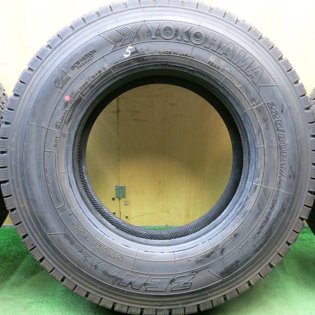 ギフトに最適。 バリ溝 9分 6本 トラック タイヤ 225 80R17.5 123 122L スタッドレス ヨコハマ ZEN 902ZE 17.5インチ 5090601HAスタ 今すぐ一括検索！