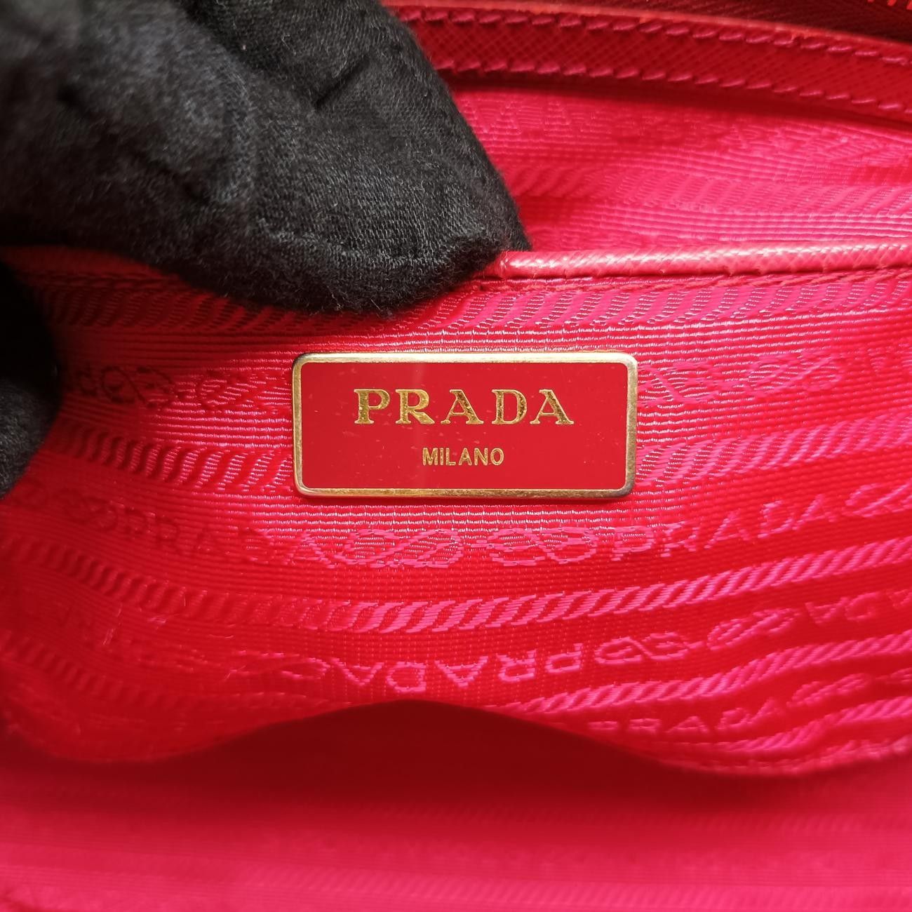 プラダPradaガレリア レッド