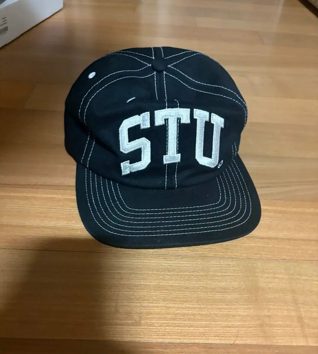STUSSY ステューシー アーチ ストラップバッグ ボールキャップ