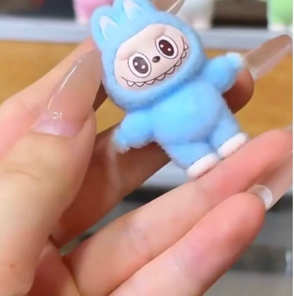 6個セット ラブブ Labubu キーホルダー リボン ミニ - メルカリ