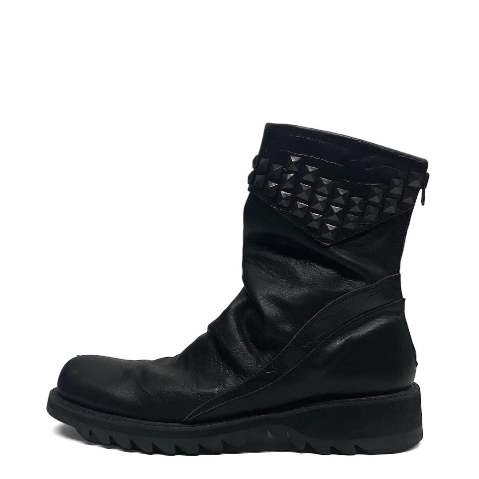 中古品】CIVARIZE シヴァーライズ Riot studs design leather