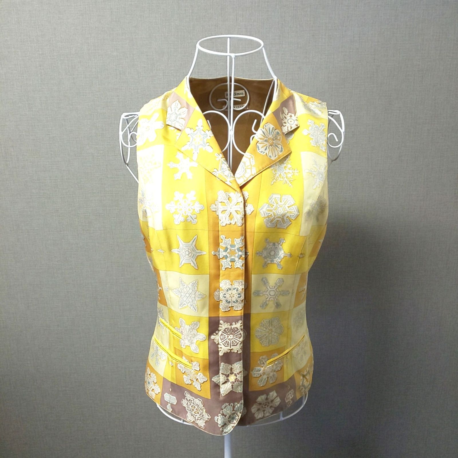 HERMES エルメス 雪 結晶柄 シルク レディース 長袖シャツ グレー系 40 【即決】 9b06101oh0035nm87 915E-04 HERMES エルメス レディース シルク 中綿ベスト ジレ 雪の結晶