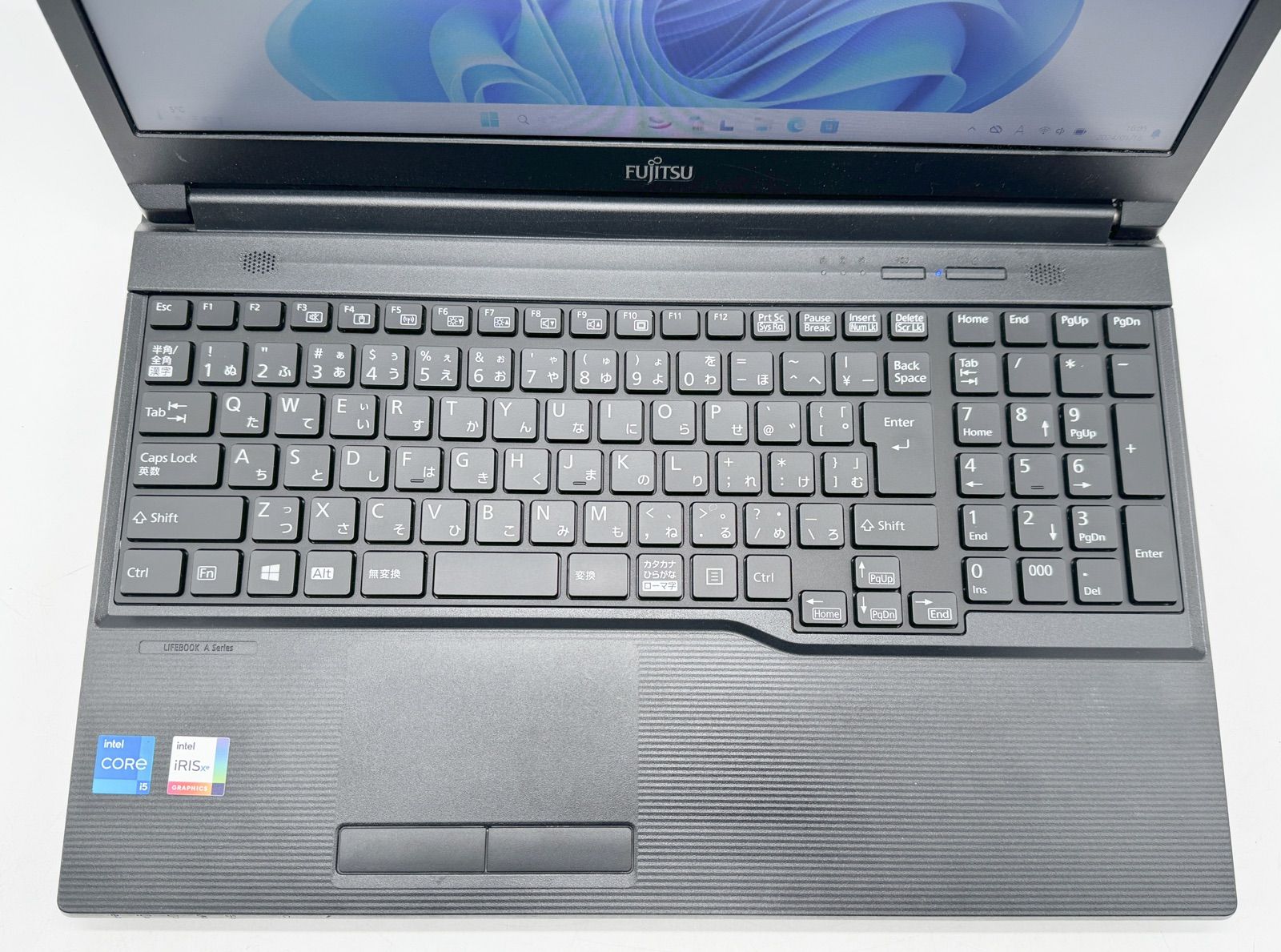 富士通 LIFEBOOK A5511/G Core i5 1145G7 IrisXe 8GB SSD 128GB
