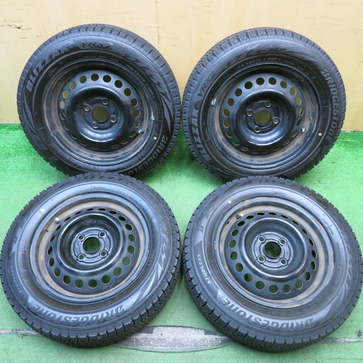 バリ溝！22年！ほぼ10分☆スタッドレス 175/65R14 ブリヂストン 