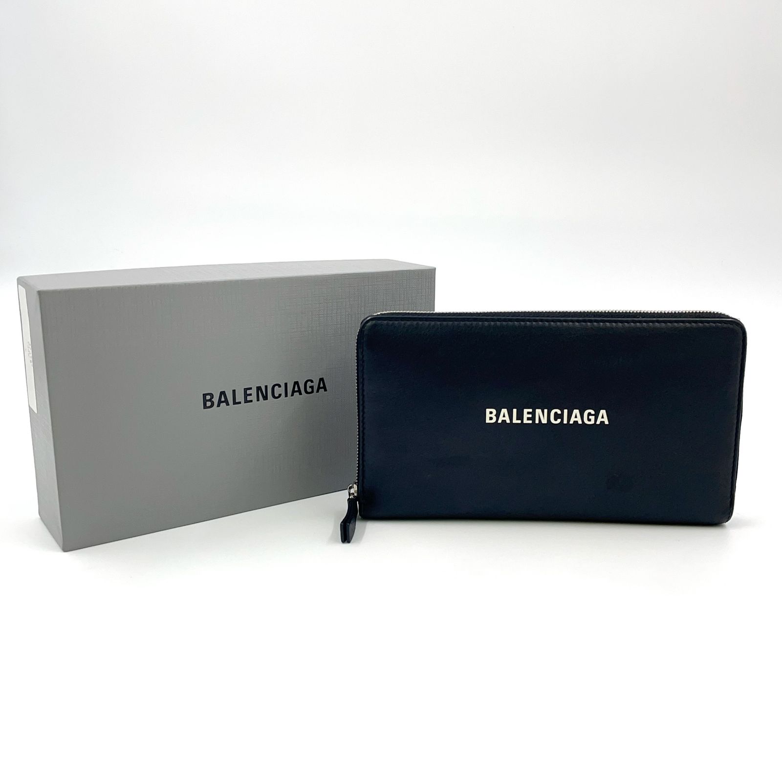 BALENCIAGA ラウンドファスナー レザー ブラック 財布 シルバー