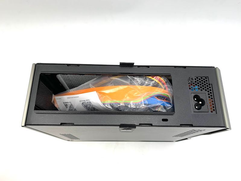 美品】IN WIN INWIN 200W電源搭載 mini-ITXケース 最上位モデル Chopin