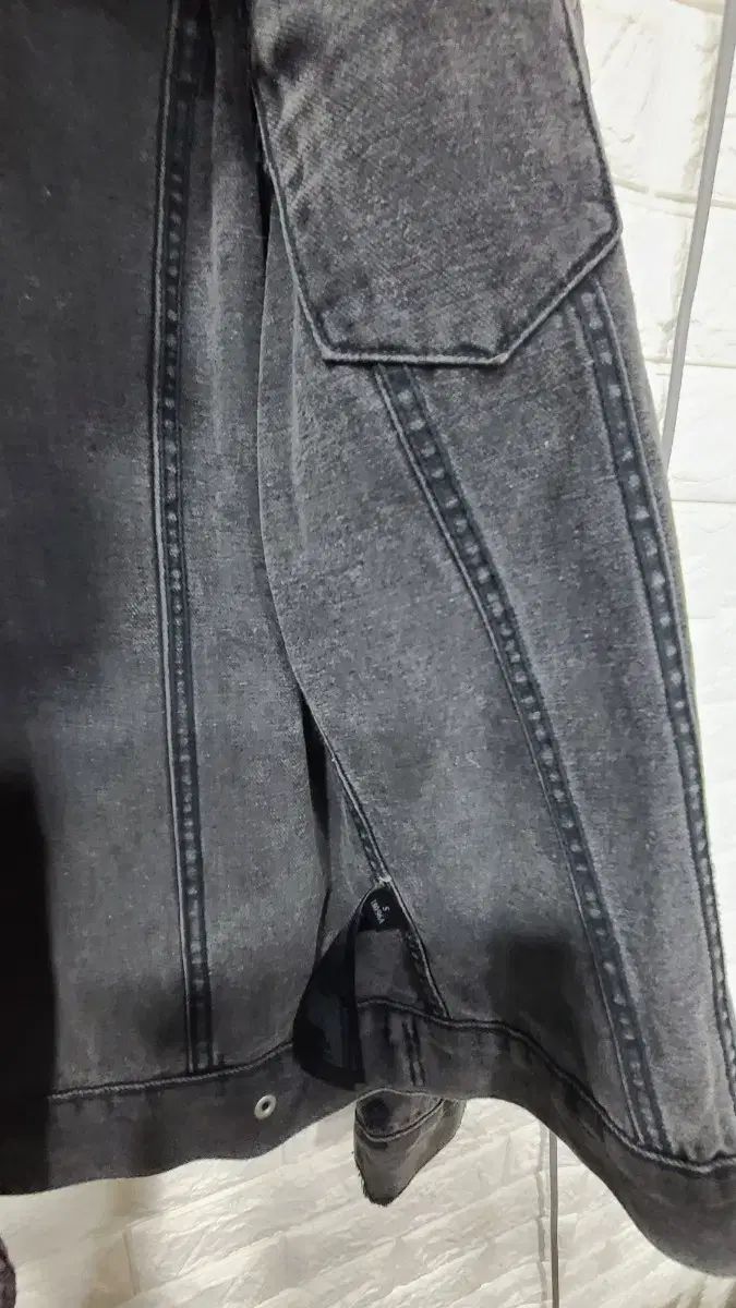 ALLSAINTS(オールセインツ) トラッカー デニムジャケット - メルカリ ALLSAINTS(オールセインツ) トラッカー デニムジャケット - メルカリ