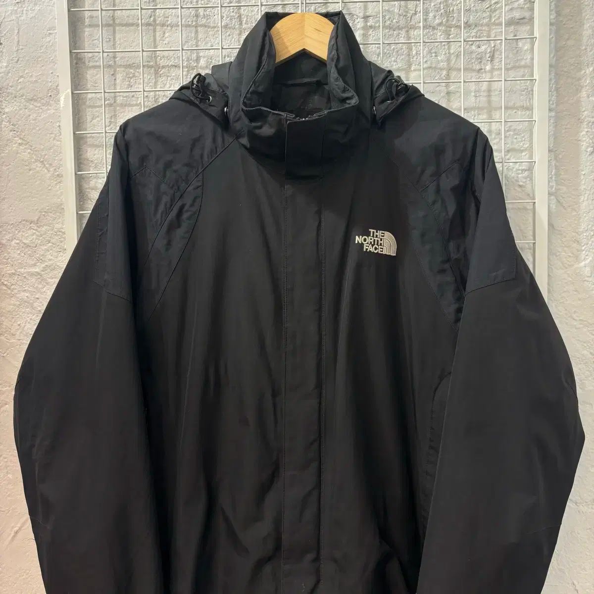 ノースフェイス　ウィンドブレーカー　美品　黒色 ザ ノース フェイス THE NORTH FACE パーカー （ブラック