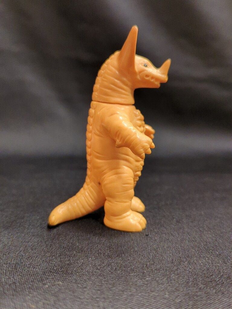 最新 ブルマァク ブルマァクミニサイズ ゴモラ 95mm 肌色成型