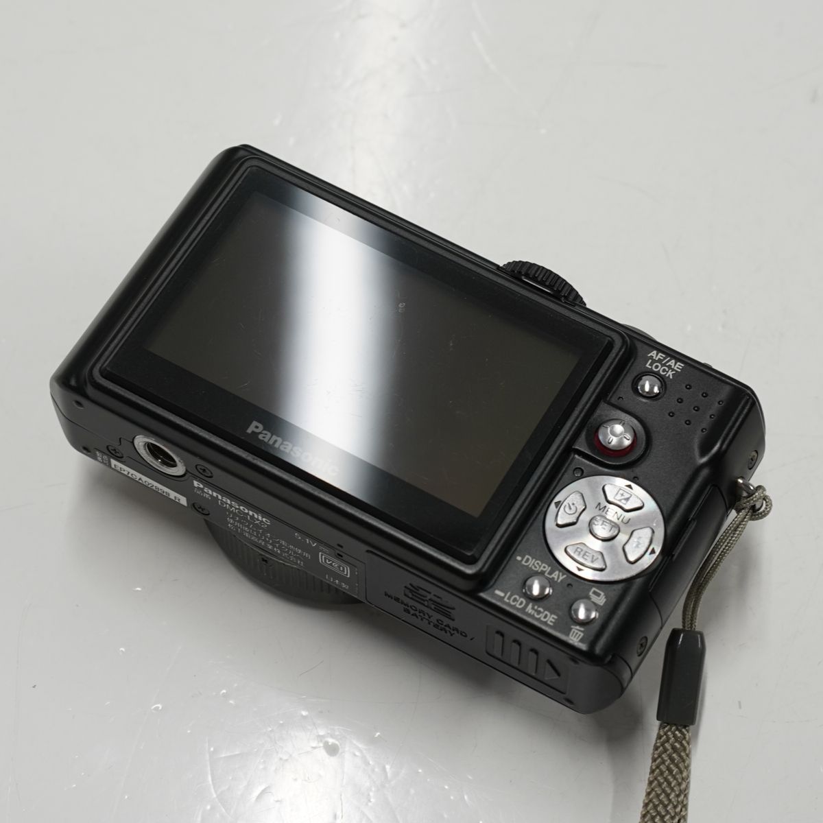 Panasonic LUMIX DMC-LX2 USED美品 デジタルカメラ 本体＋バッテリー