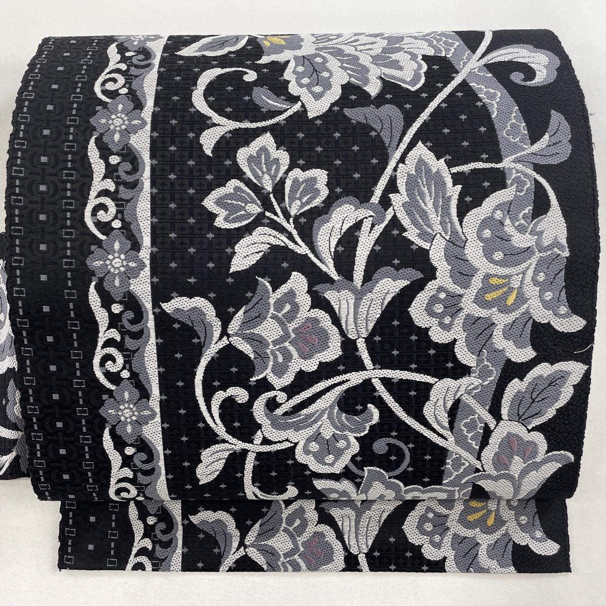 名古屋帯 名品 八寸名古屋帯 花唐草 黒 正絹