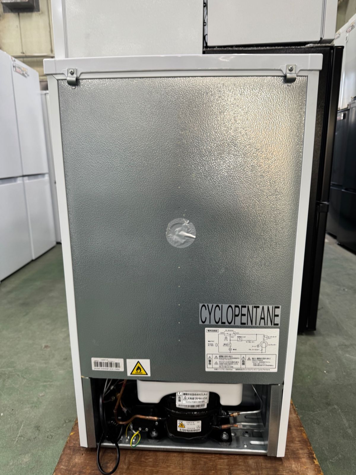 大阪送料無料☆3か月保障付き☆冷蔵庫☆コンフィー☆2ドア☆2023年