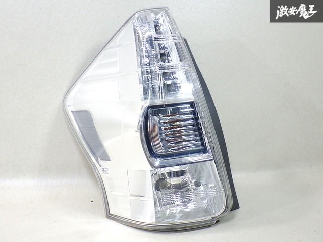 ZVW40 プリウスα 前期 プリウスアルファ テール ライト ランプ 左側 こ